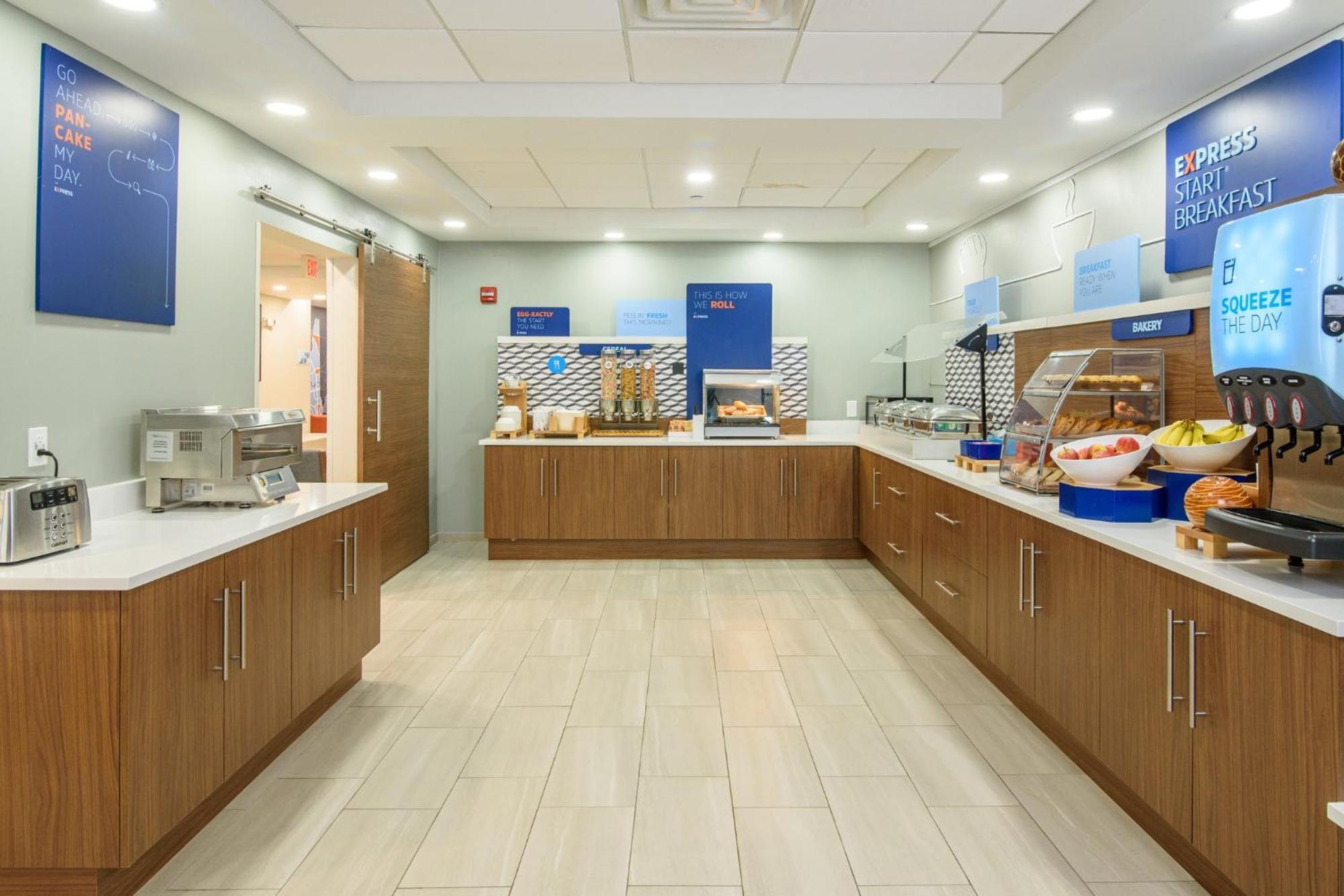 Holiday Inn Express Hotel & Suites Hampton South-Seabrook By Ihg Exterior foto