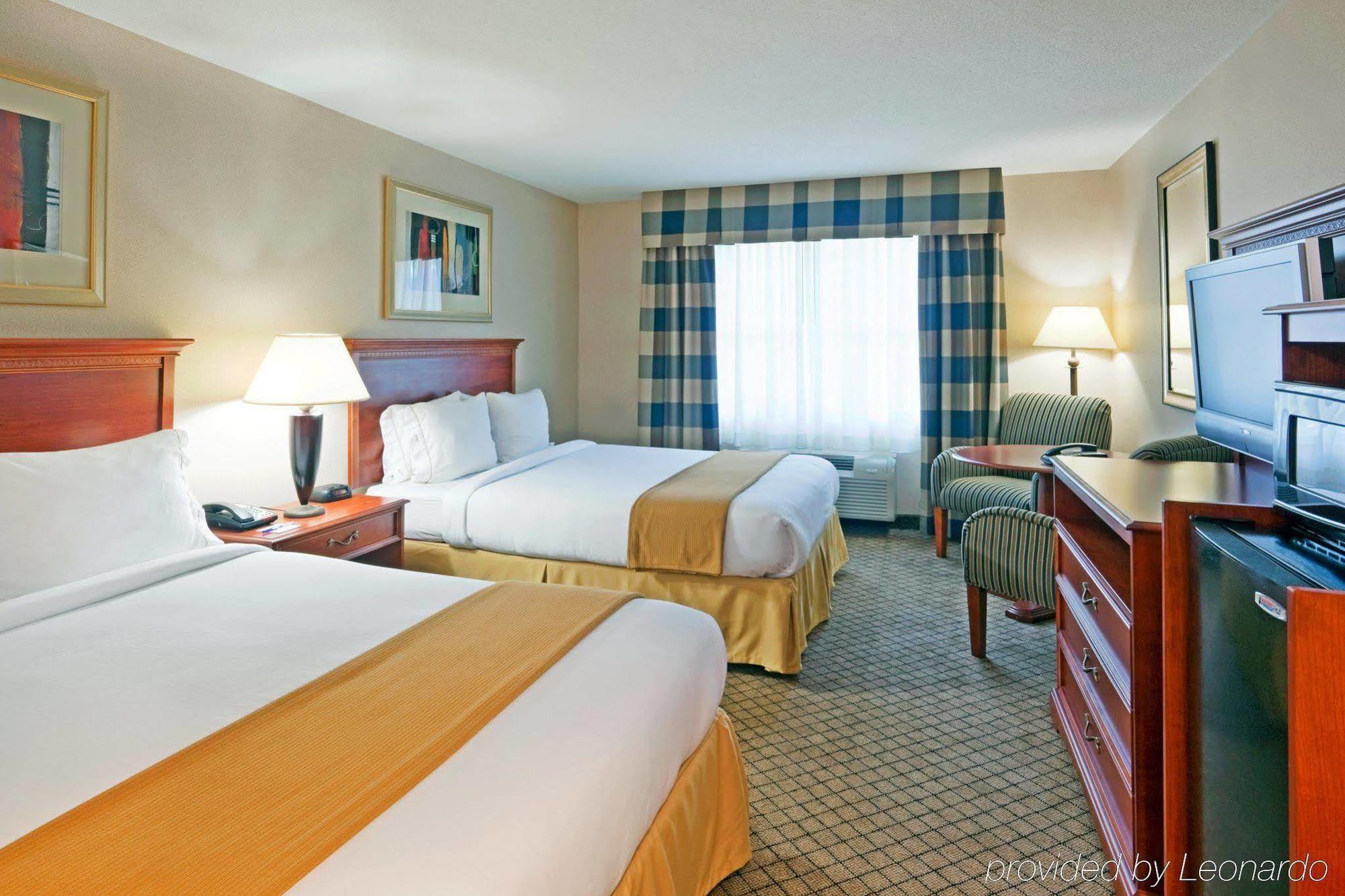 Holiday Inn Express Hotel & Suites Hampton South-Seabrook, An Ihg Hotel Zimmer foto